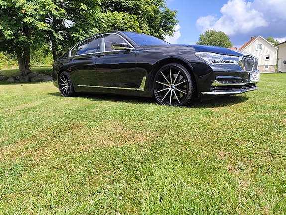 BMW 750Li 5 of 5