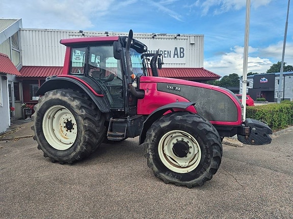 Valtra T 151 E 7 of 18