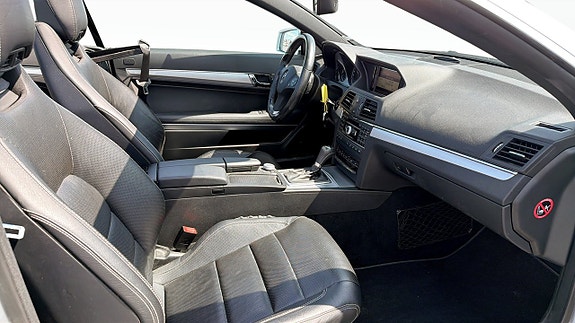 Mercedes-Benz E350 3 of 5