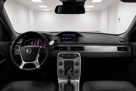 Volvo XC70 9 of 16
