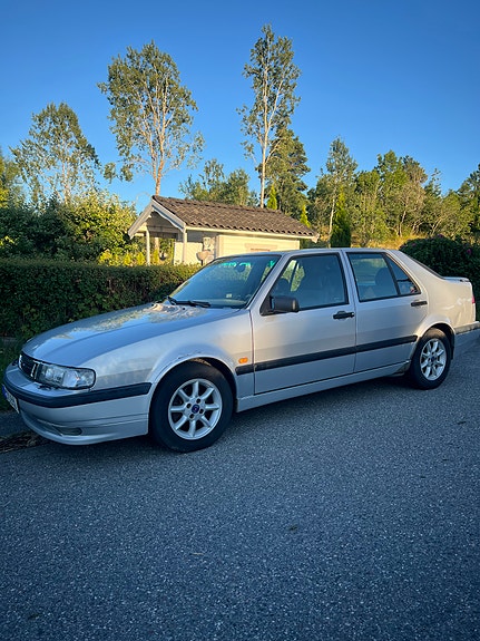 Saab 9000 2 of 5