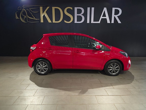 Toyota Yaris 4 of 5