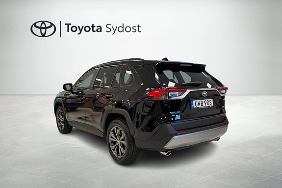 Toyota RAV4 2 of 5