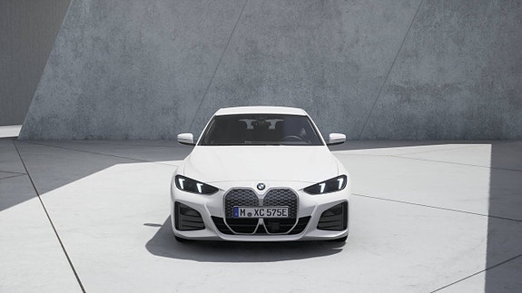 BMW i4 2 of 5
