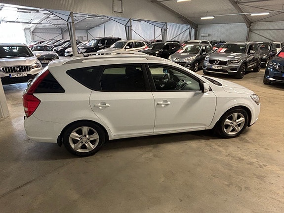 Kia Ceed 3 of 5