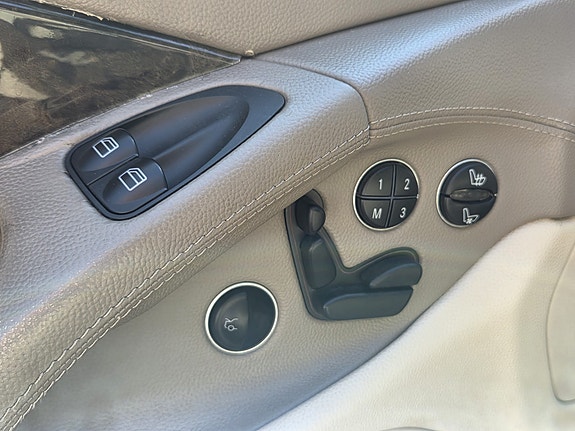 Mercedes-Benz SL350 10 of 11