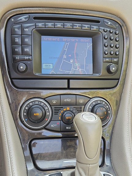 Mercedes-Benz SL350 9 of 11
