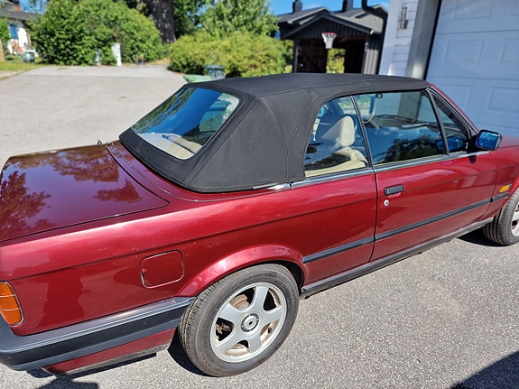 BMW 318i 5 of 5