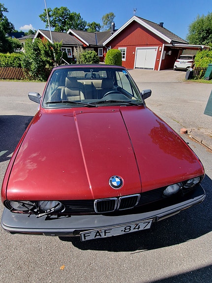 BMW 318i 6 of 6