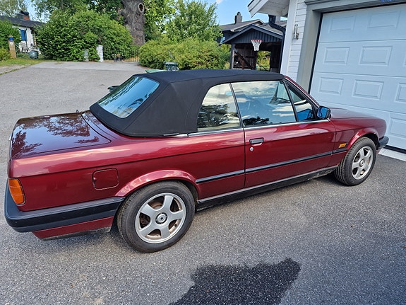 BMW 318i 2 of 5