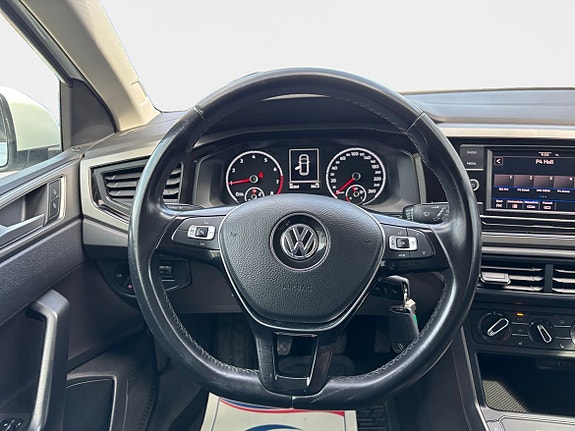 Volkswagen Polo 12 of 14