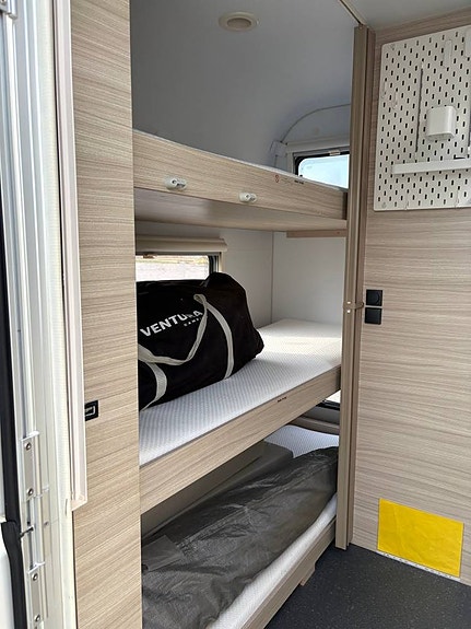 ADRIA ALTEA 542 PK. Vån-säng/Mikro/Förtält.2021 9 of 11
