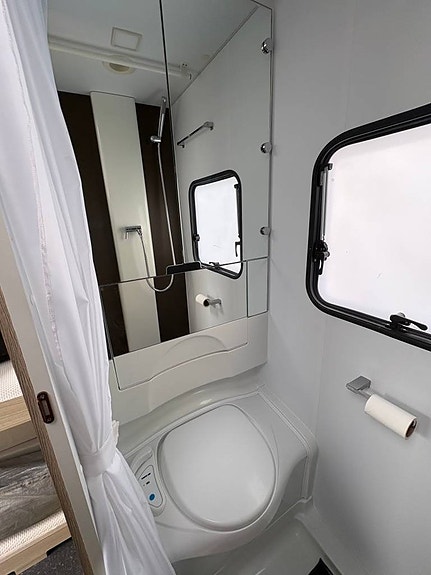 ADRIA ALTEA 542 PK. Vån-säng/Mikro/Förtält.2021 10 of 11