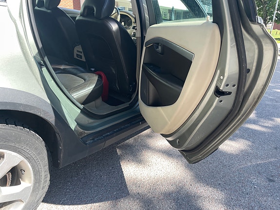 Volvo XC70 4 of 5