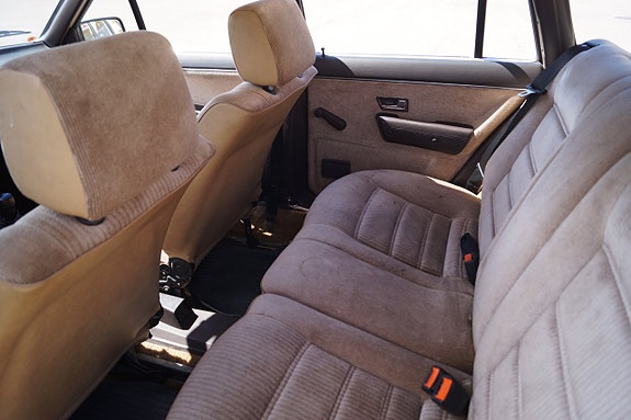 Volkswagen Passat 24 of 25