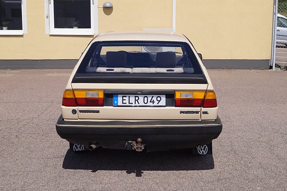 Volkswagen Passat 7 of 25