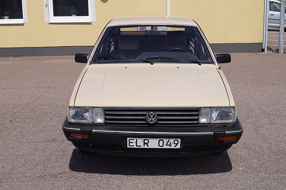 Volkswagen Passat 6 of 25