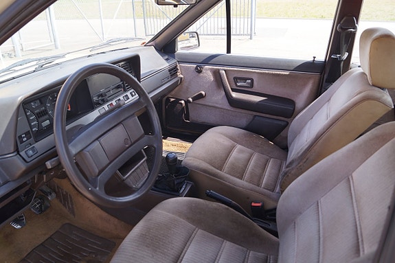 Volkswagen Passat 22 of 25
