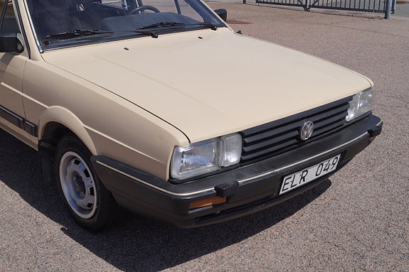 Volkswagen Passat 15 of 25