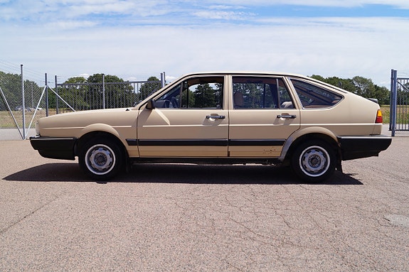 Volkswagen Passat 8 of 25