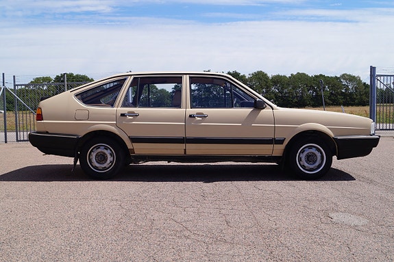 Volkswagen Passat 9 of 25