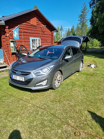 Hyundai i40 2 of 5