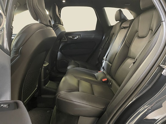 Volvo XC60 13 of 19