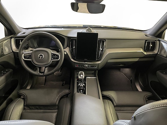 Volvo XC60 15 of 19