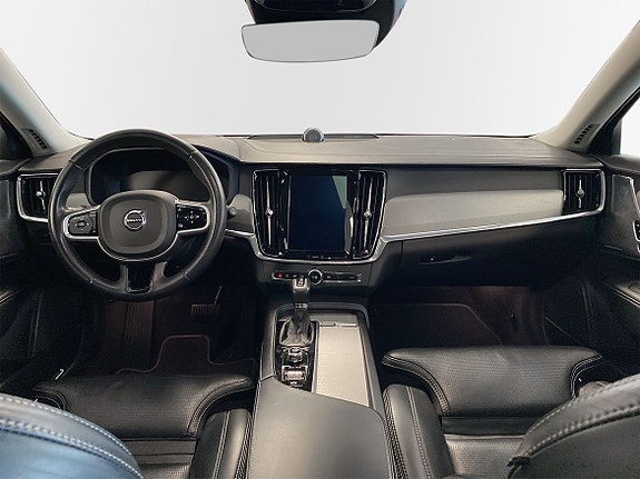 Volvo V90 Cross Country 10 of 15