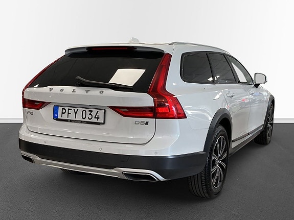 Volvo V90 Cross Country 4 of 15