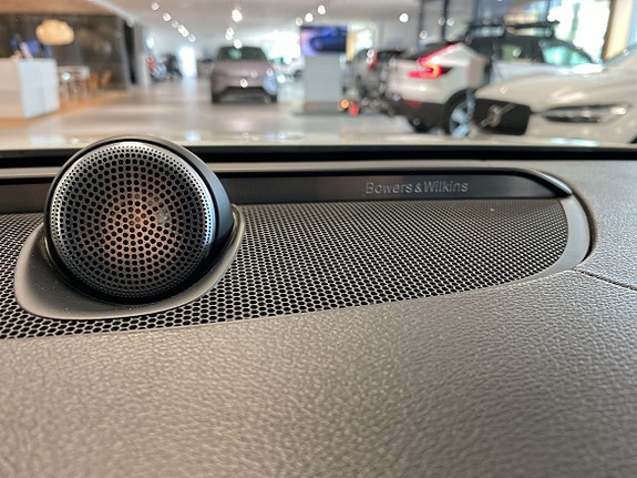 Volvo V90 Cross Country 12 of 15