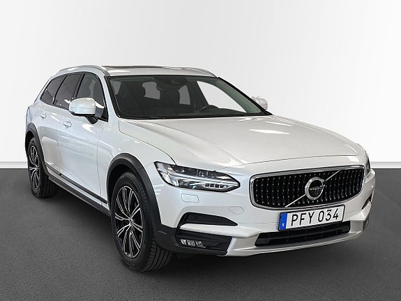 Volvo V90 Cross Country 3 of 15