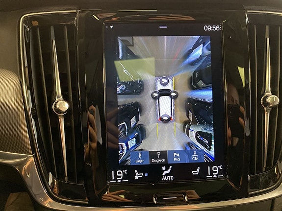 Volvo V90 Cross Country 13 of 15