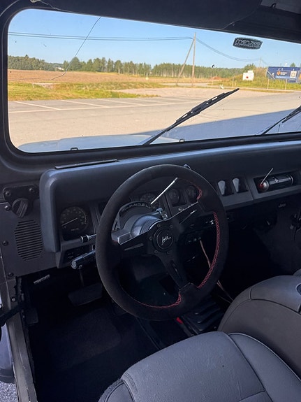 Jeep Wrangler 19 of 30