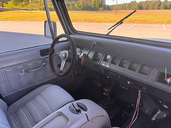 Jeep Wrangler 13 of 30