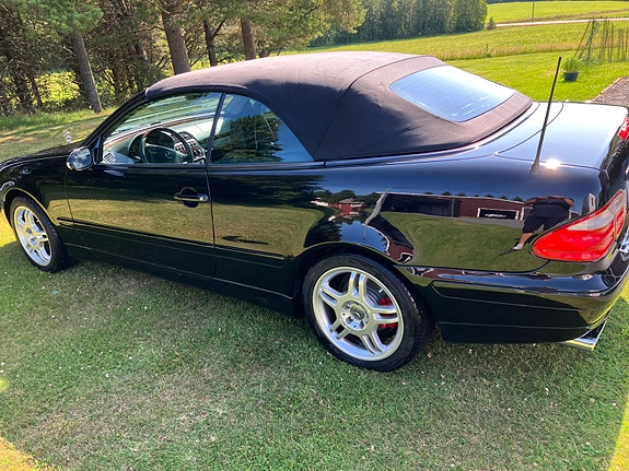 Mercedes-Benz CLK230 2 of 5