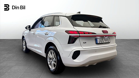 Audi Q3 3 of 12