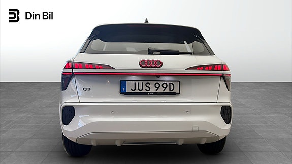 Audi Q3 5 of 12