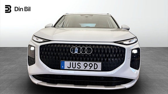Audi Q3 4 of 12