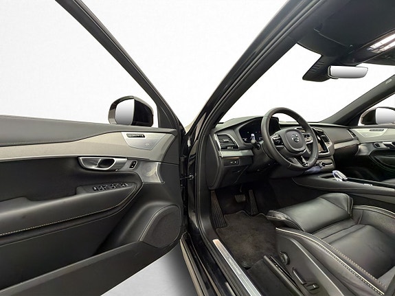 Volvo XC90 17 of 30