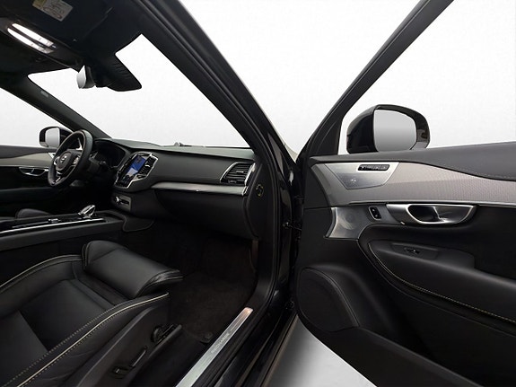 Volvo XC90 8 of 30