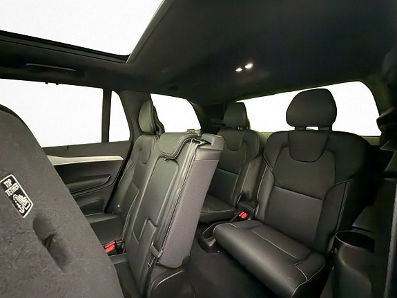 Volvo XC90 15 of 30