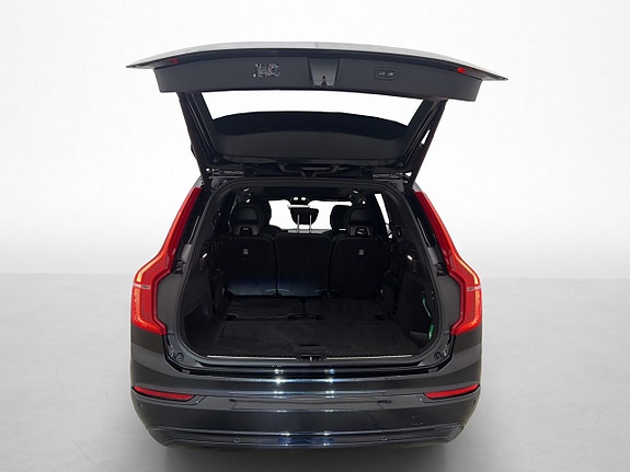 Volvo XC90 9 of 30