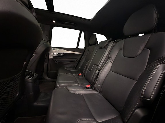 Volvo XC90 14 of 30