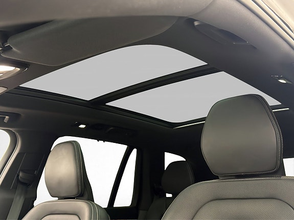 Volvo XC90 18 of 30