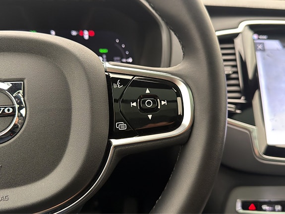 Volvo XC90 29 of 30