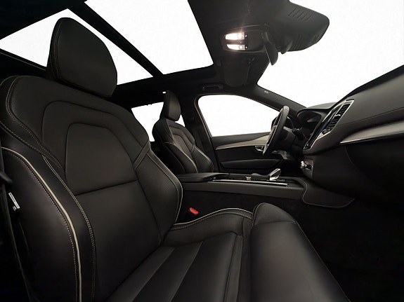 Volvo XC90 13 of 30