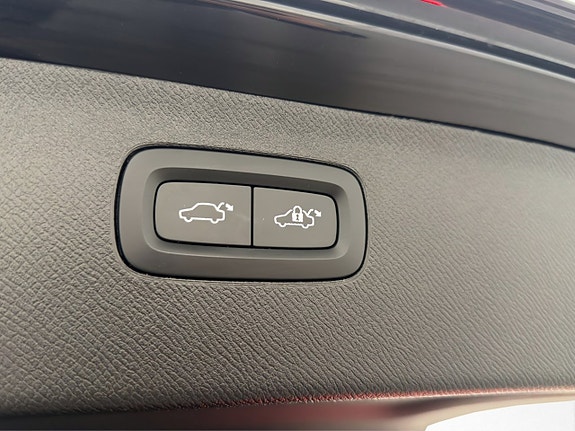 Volvo XC90 26 of 30