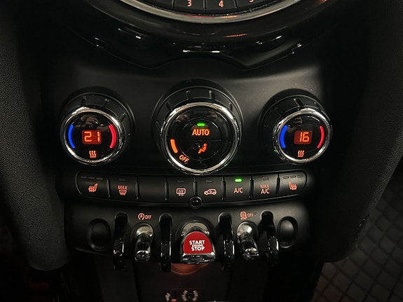 MINI Cooper S 24 of 30