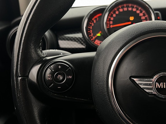 MINI Cooper S 18 of 30
